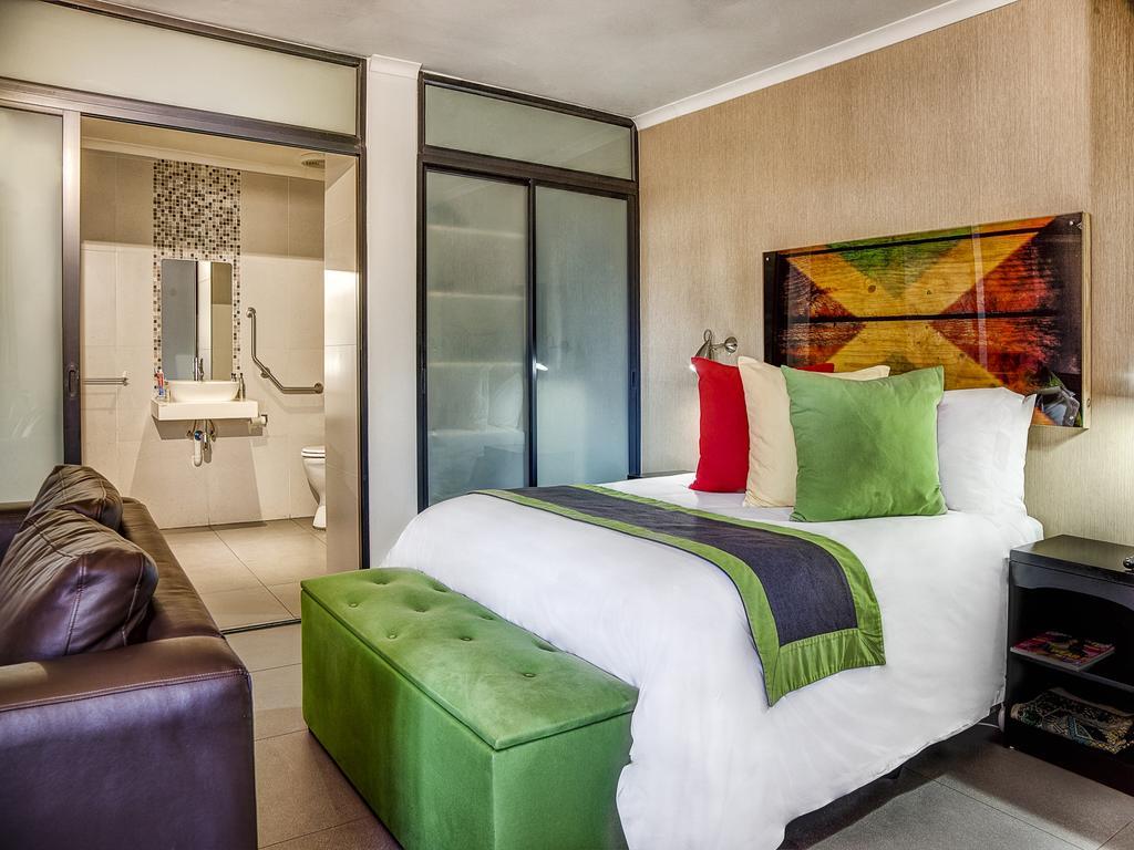וויטבנק Yalla Yalla Boutique Hotel מראה חיצוני תמונה